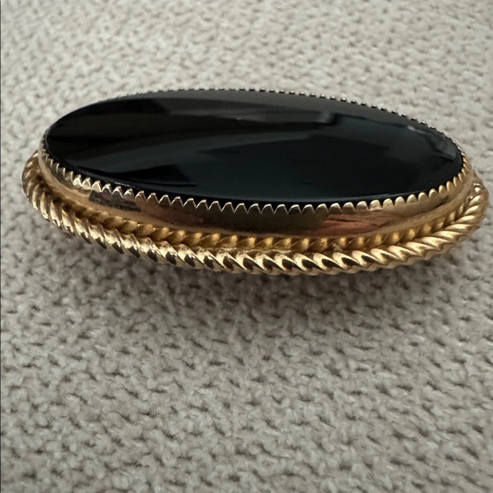 VINTAGE ART DECO 12K G.F. OVAL BLACK ONYX TWISTED BORDER BROOCH PIN - Picture 2 of 4